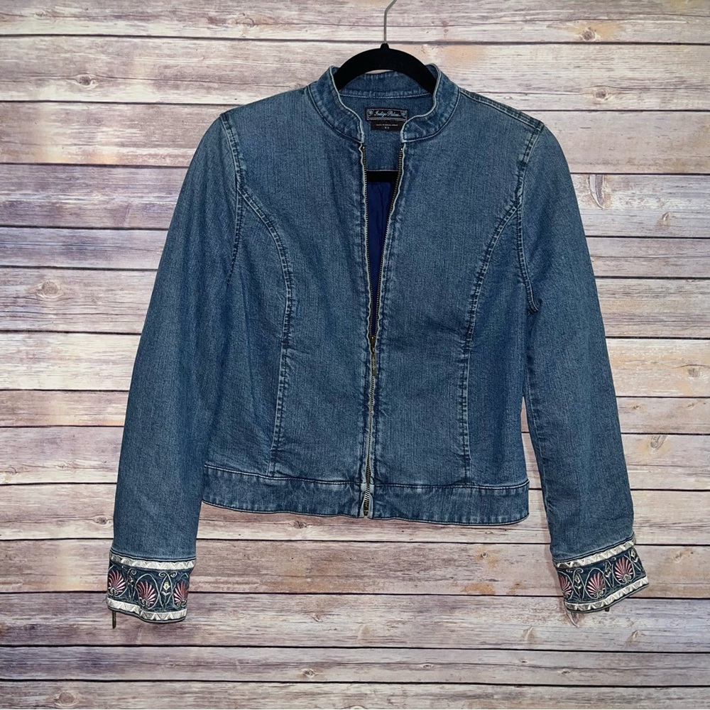 ⭐️ Indigo Palms Denim Jean Jacket with front zipper Embroidered Zip Cuffs XS